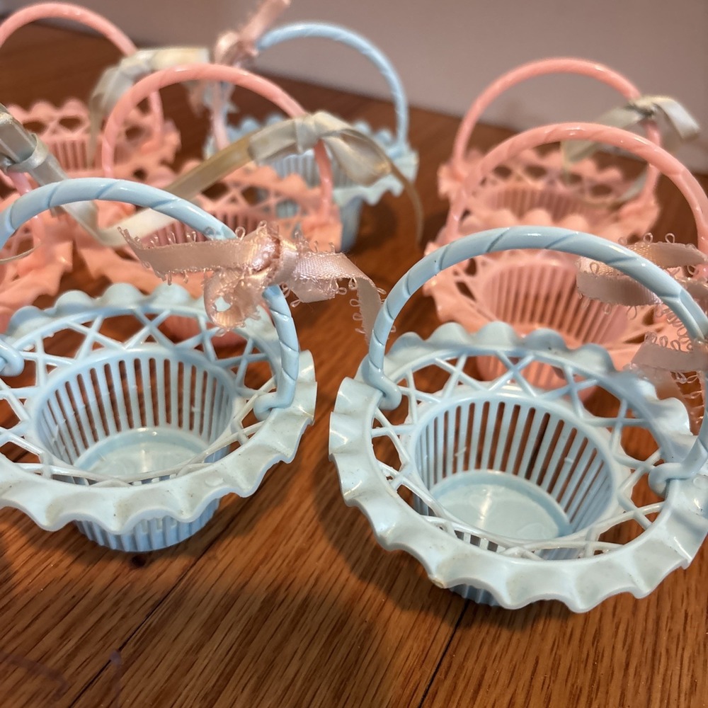 Lot of 12 Vintage 1950's Hard Plastic Party Favor & Candy Basket w & wo Handles - Picture 3 of 4